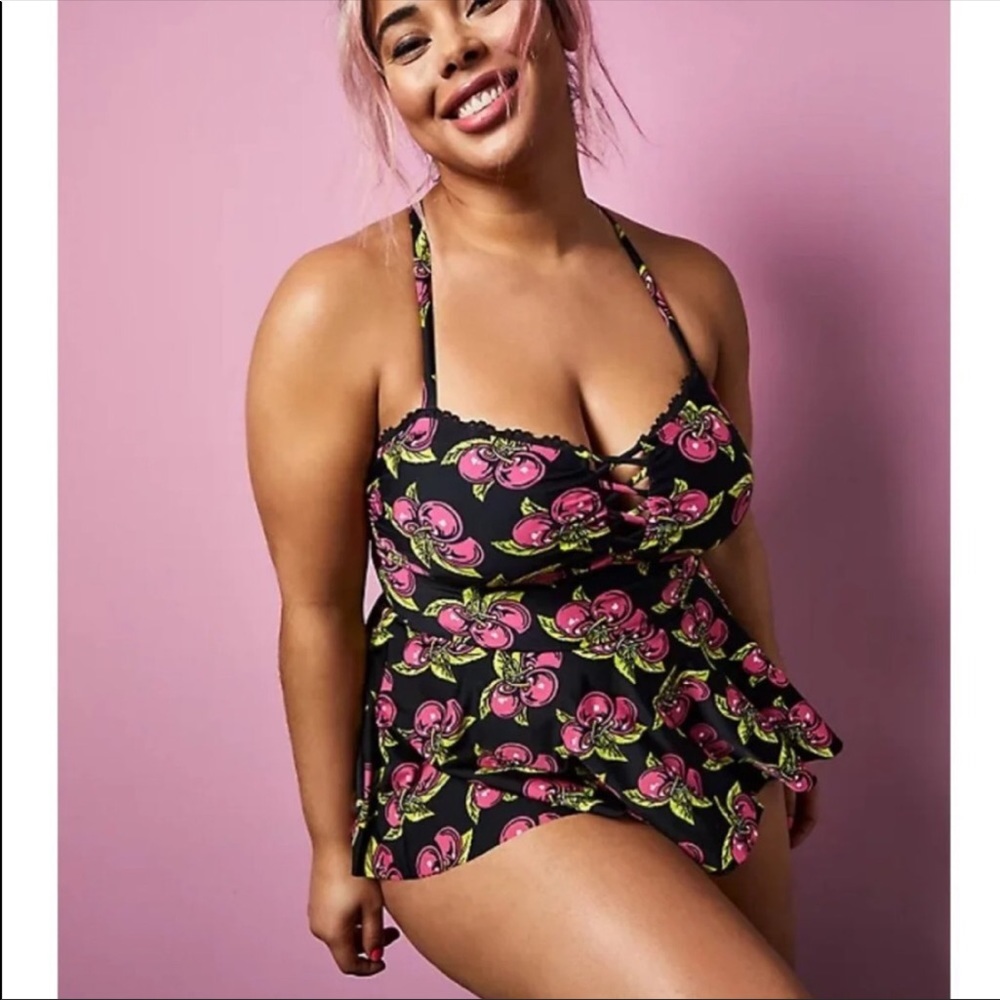 NWT Betsey Johnson for Torrid one piece swimsuit. Size 0X.